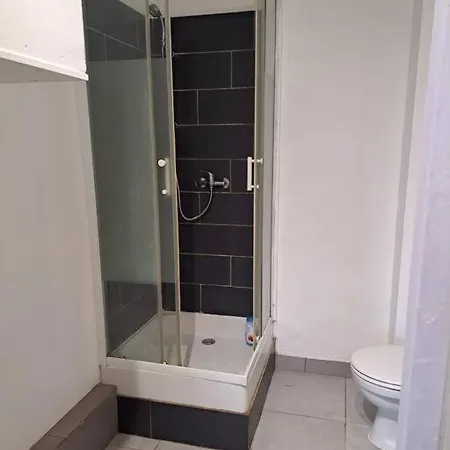 Апартаменты Budgetbnb 282, Centre-ville Ла-Сейн-сюр-Мер