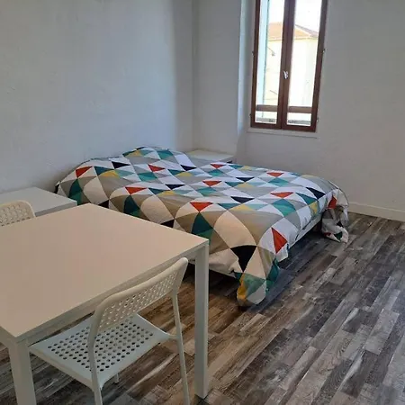 Апартаменты Budgetbnb 282, Centre-ville Ла-Сейн-сюр-Мер